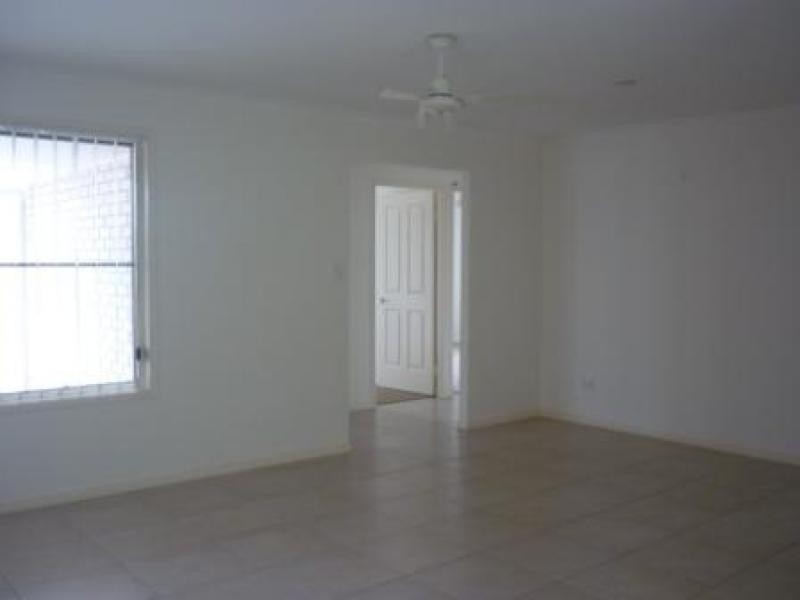 10 DAINTREE DRIVE, Urangan QLD 4655