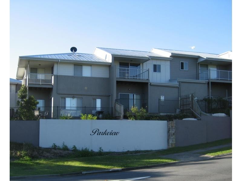 2 Toohey Street, Pacific Pines QLD 4211