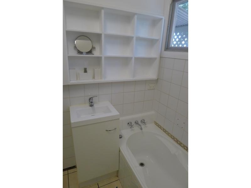 1087 Oxley Road, Oxley QLD 4075