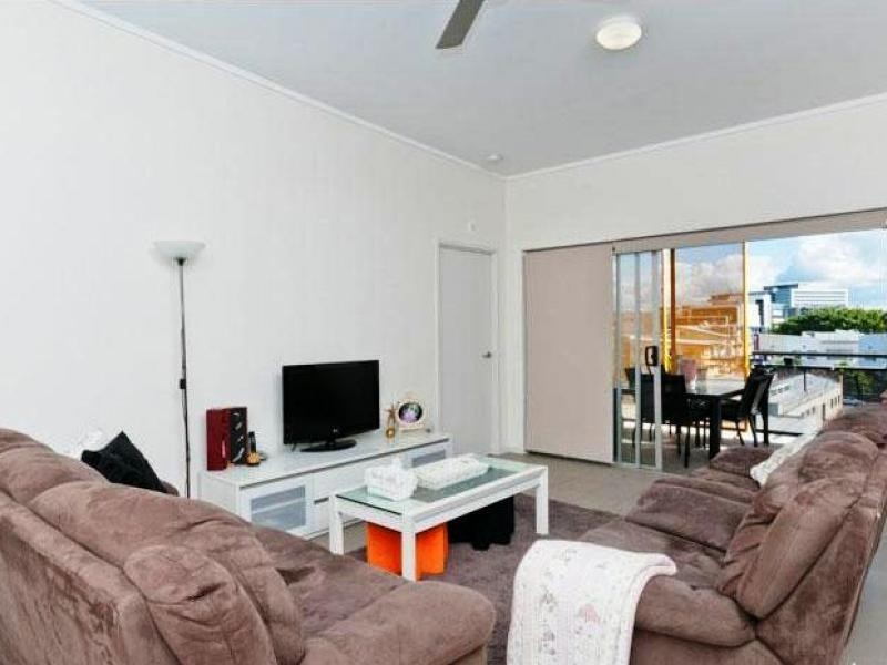 19 Master Street, Newstead QLD 4006