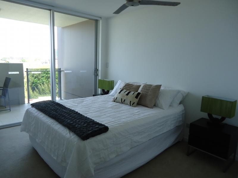 53 Darrambal, Chevron Island QLD 4217