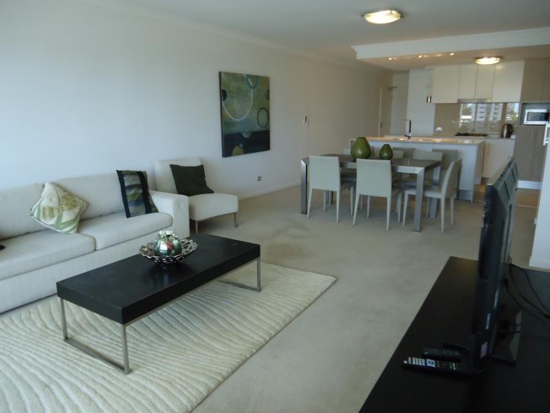 53 Darrambal, Chevron Island QLD 4217