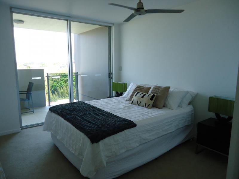 53 Darrambal, Chevron Island QLD 4217