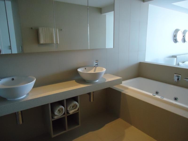 53 Darrambal, Chevron Island QLD 4217