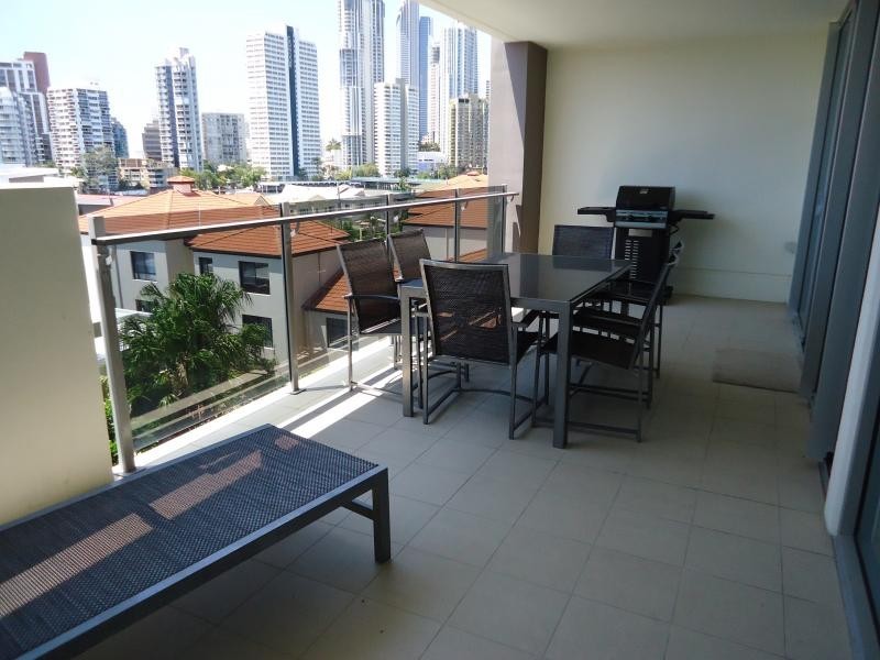 53 Darrambal, Chevron Island QLD 4217