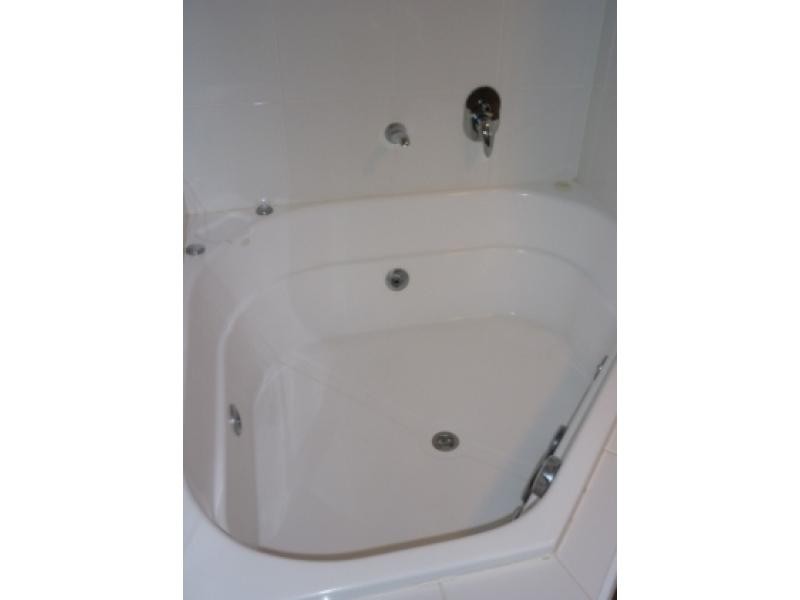 569-571 The Esplanade, Urangan QLD 4655