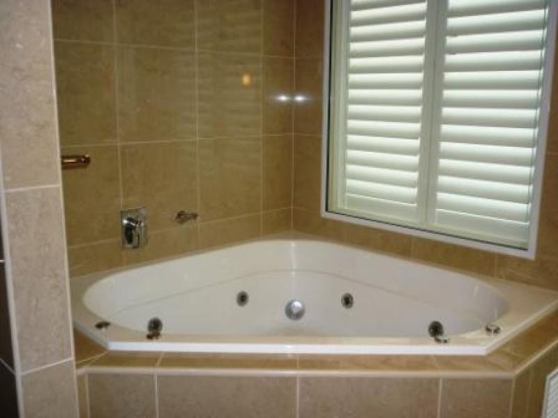 569-571 The Esplanade, Urangan QLD 4655