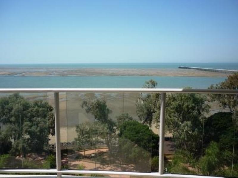 569-571 The Esplanade, Urangan QLD 4655