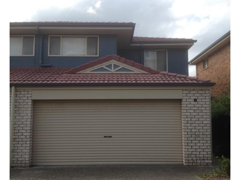 100 OAKMONT AVENUE, Oxley QLD 4075