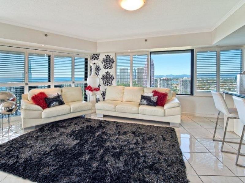 24 Breaker Street, Main Beach QLD 4217