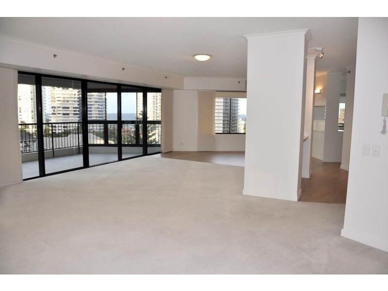 24 Breaker Street, Main Beach QLD 4217