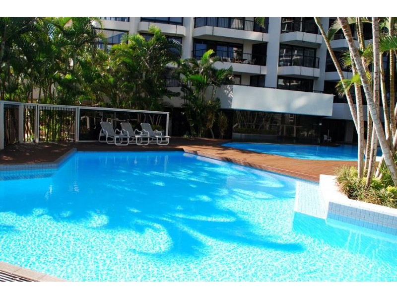 24 Breaker Street, Main Beach QLD 4217