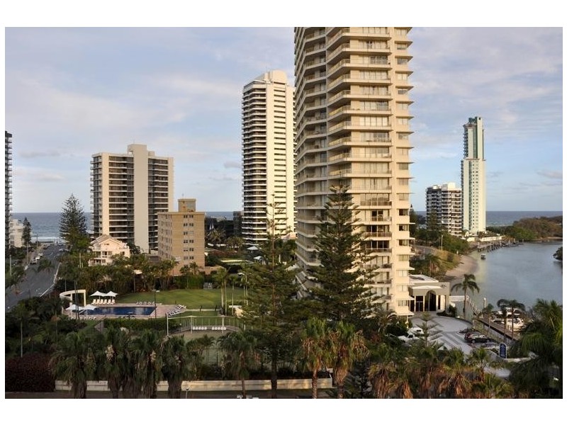 24 Breaker Street, Main Beach QLD 4217