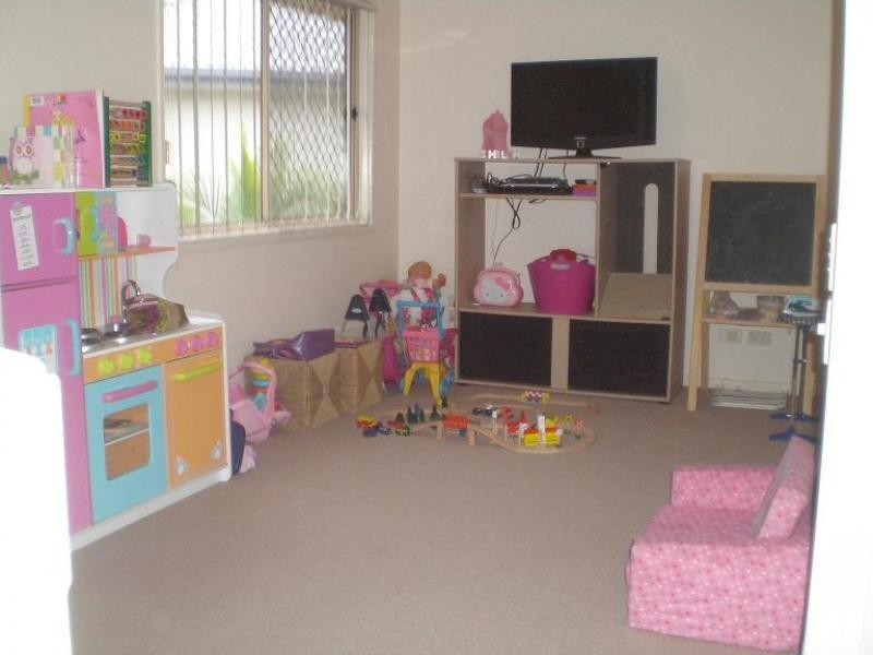 77 Nursery Ave, Runcorn QLD 4113