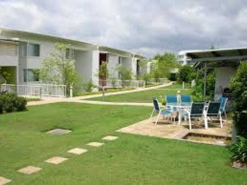 98 University Drive, Varsity Lakes QLD 4227