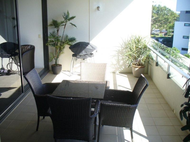 323 Bayview Street, Hollywell QLD 4216