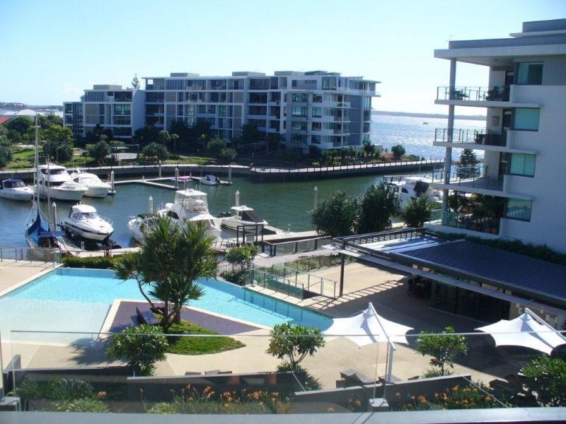 323 Bayview Street, Hollywell QLD 4216