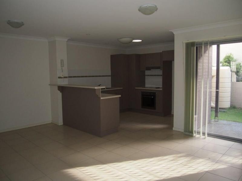 2 Toohey Street, Pacific Pines QLD 4211