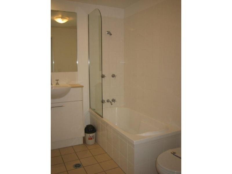 98 University Drive, Varsity Lakes QLD 4227