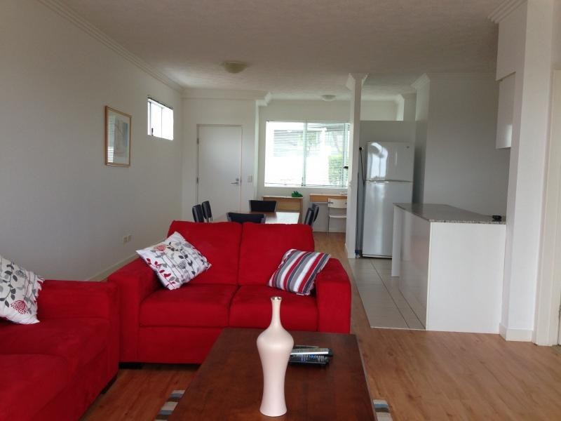 98 University Drive, Varsity Lakes QLD 4227