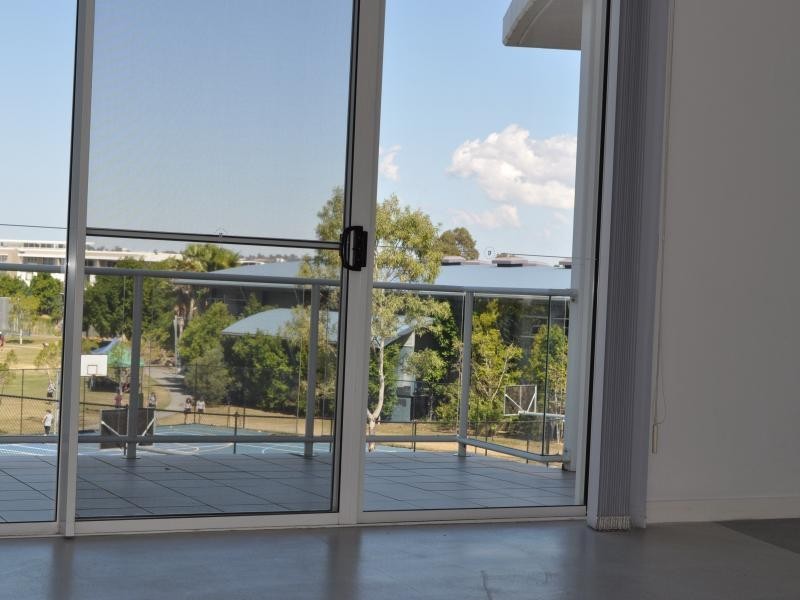 98 University Drive, Varsity Lakes QLD 4227