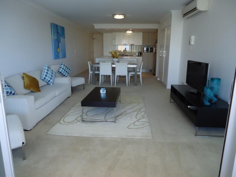 53 Darrambal, Chevron Island QLD 4217