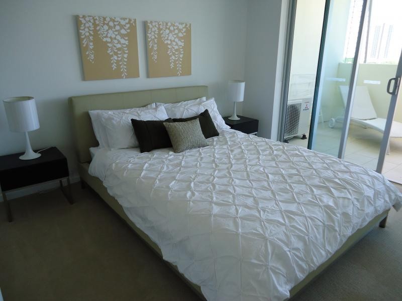 53 Darrambal, Chevron Island QLD 4217