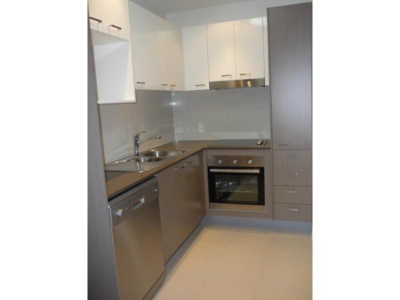 11 Riding Road, Hawthorne QLD 4171