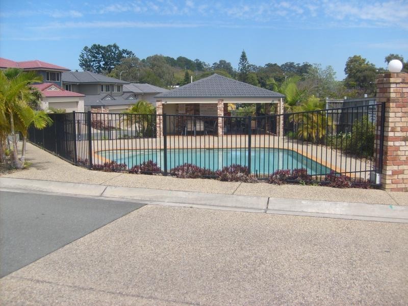 100 OAKMONT AVENUE, Oxley QLD 4075