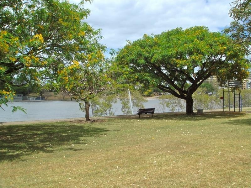 128 Oxlade Drive, New Farm QLD 4005