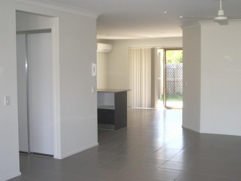 230 Pulgul St, Urangan QLD 4655