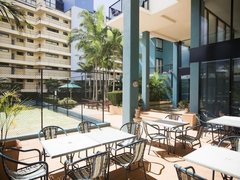32 Surf Parade, Broadbeach QLD 4218