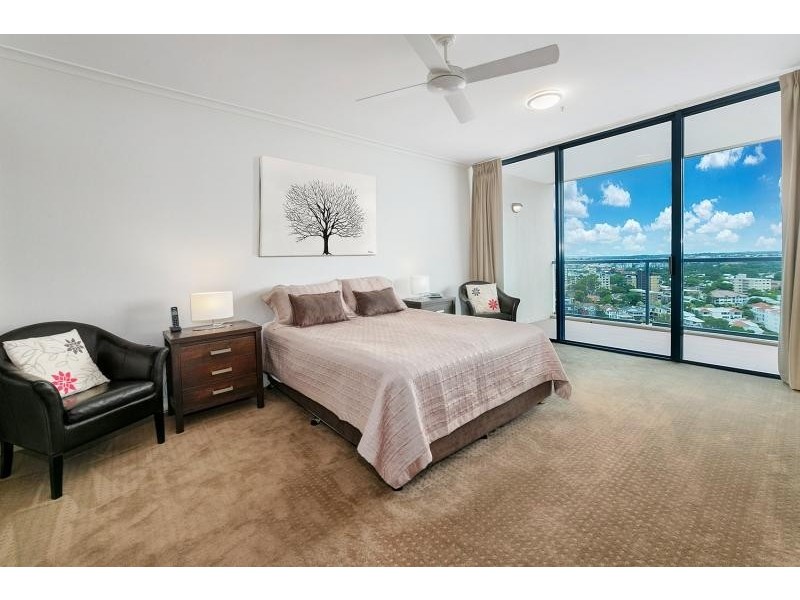2 Goodwin St, Kangaroo Point QLD 4169