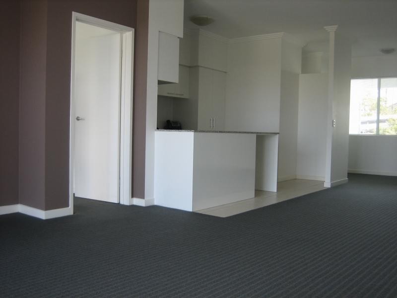 98 University Drive, Varsity Lakes QLD 4227