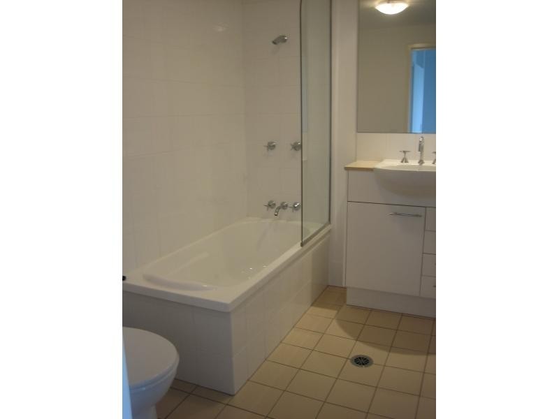 98 University Drive, Varsity Lakes QLD 4227