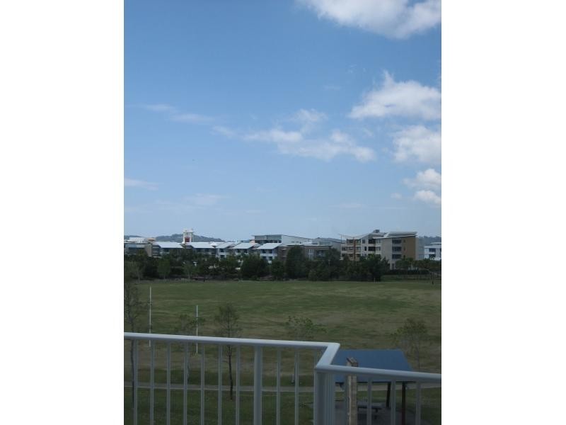 98 University Drive, Varsity Lakes QLD 4227