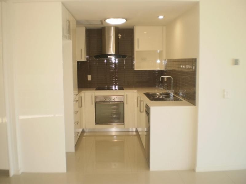 87 Marine Parade, Redcliffe QLD 4020