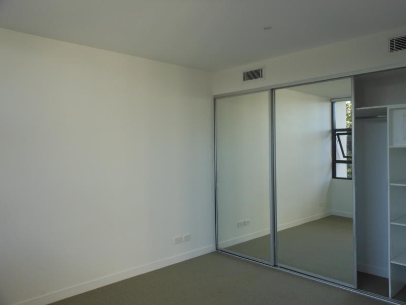 10 Pidgeon Close, West End QLD 4101