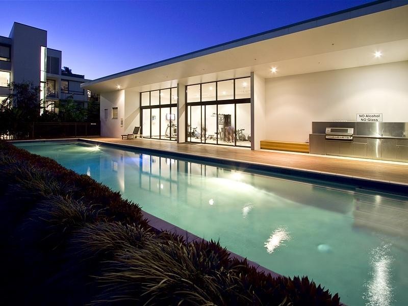 10 Pidgeon Close, West End QLD 4101