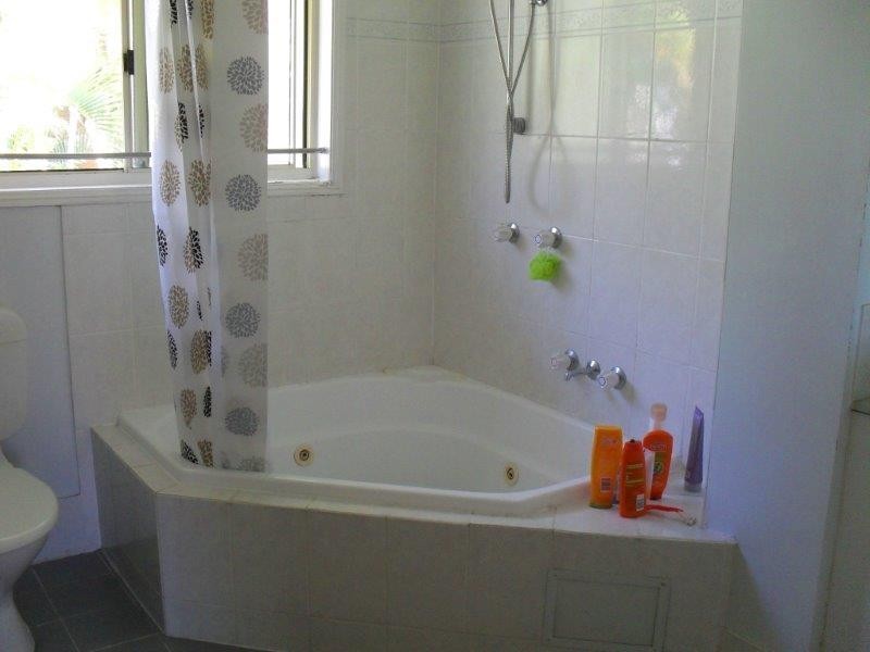 60 Whitby, Southport QLD 4215