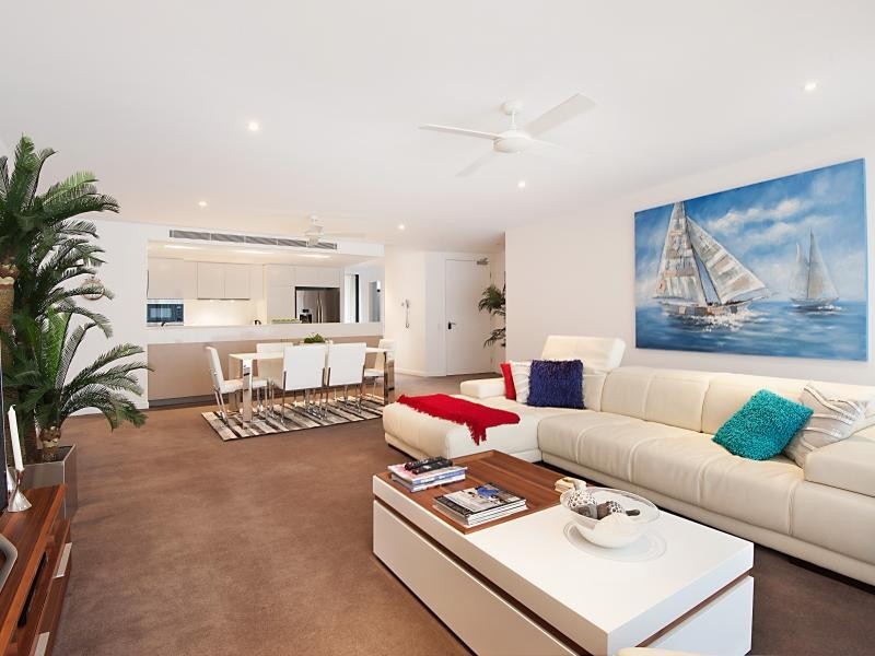 323 Bayview Street, Hollywell QLD 4216