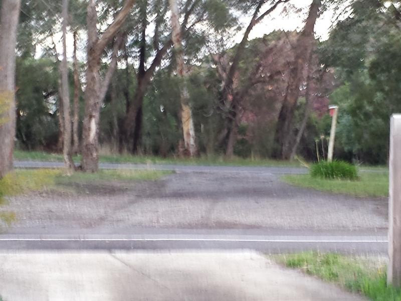 121 Cambridge Rd, Mooroolbark VIC 3138