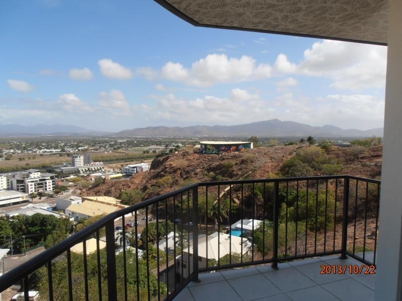 1 Stanton Terrace, Townsville City QLD 4810