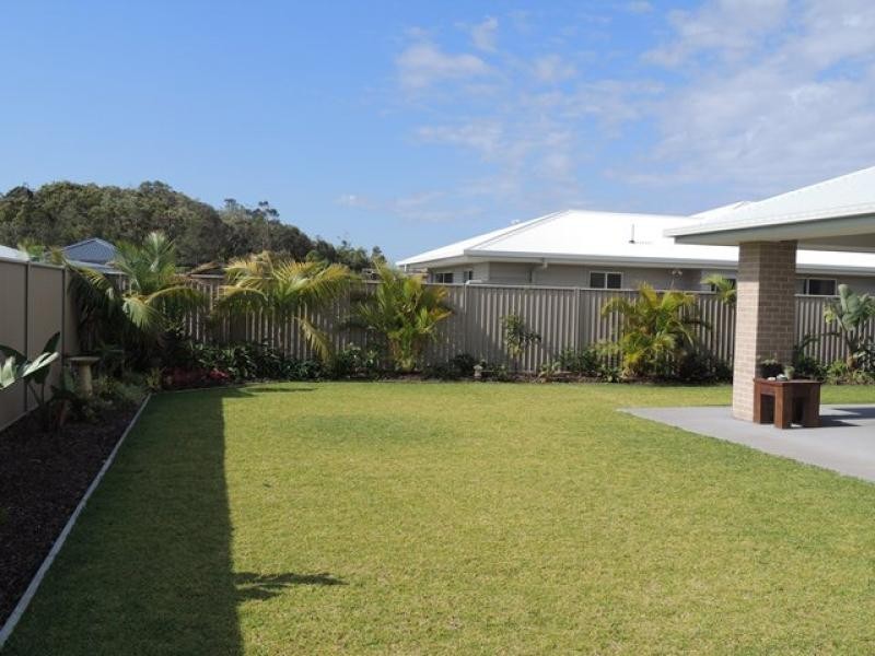16 Hassett Drive, Pottsville NSW 2489