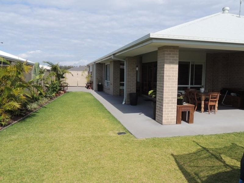 16 Hassett Drive, Pottsville NSW 2489