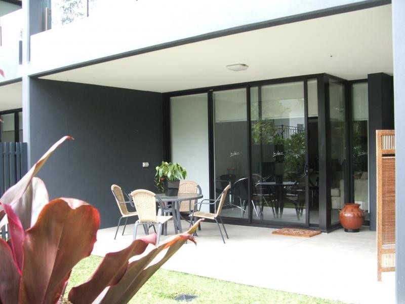 10 Pidgeon Close, West End QLD 4101