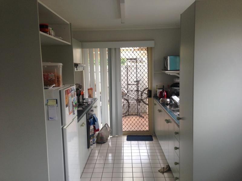 30 Meadowlands Rd, Carindale QLD 4152