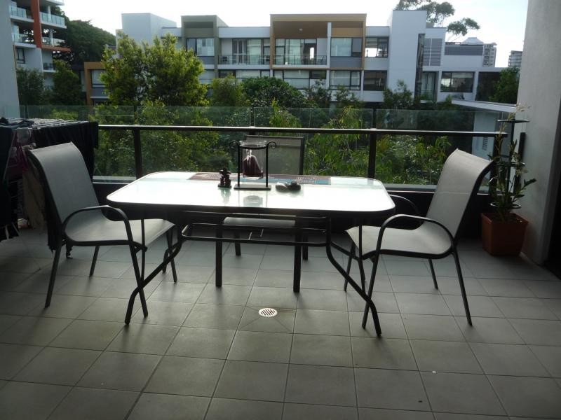 10 Pidgeon Close, West End QLD 4101