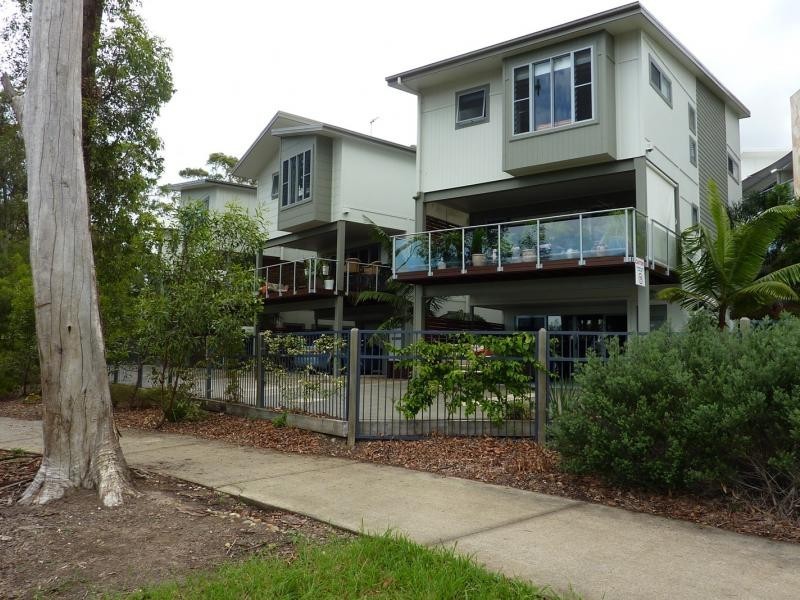 28 CASTELLO CIRCUIT, Varsity Lakes QLD 4227