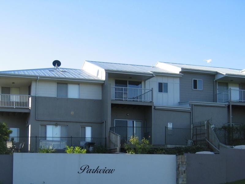 2 Toohey Street, Pacific Pines QLD 4211